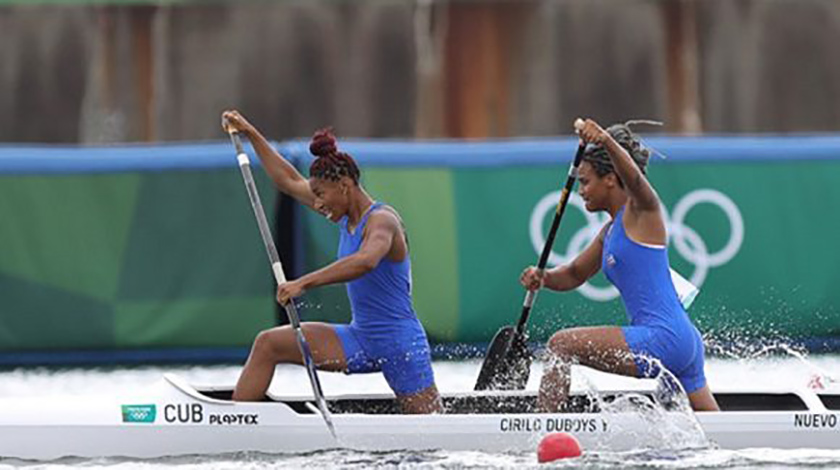 Los cinco canoístas cubanos que participaron en la Copa del Mundo de Poznan se despidieron hoy de la ciudad polaca con cuatro medallas de oro y una de bronce, con destaque para los olímpicos Yarisleidis Cirilo, Khaterin Nuevo, José Ramón Pelier y Serguei Torres.