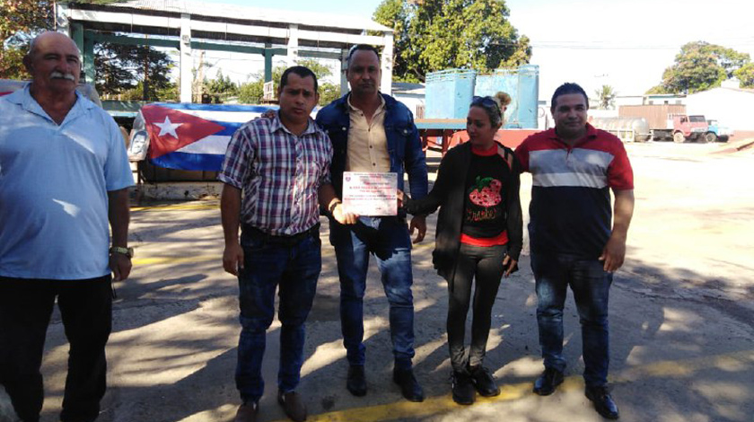 Por segundo año consecutivo la Unidad Empresarial de Base (UEB) de Transporte de la Empresa de Bebidas y Refrescos de Camagüey acogió hoy el acto provincial por el Día del Trabajador de la Industria Alimentaria debido a los resultados económicos y sindicales que ostenta.