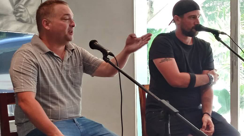 Como parte de su actual gira por Camagüey, la agrupación D'Cuba sostuvo hoy un intercambio con integrantes de la Asociación Hermanos Saíz, el Proyecto Golpe a Golpe y la Brigada de Jóvenes Creadores del territorio, con el propósito de estrechar alianzas para futuros proyectos musicales.
