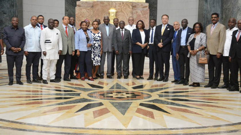 Con motivo de las celebraciones por el Día de África, el 25 de mayo, una representación de diputados a la Asamblea Nacional del Poder Popular de Cuba (Parlamento), encabezados por su presidente, Esteban Lazo Hernández, recibieron hoy, en esta capital, a un grupo de diplomáticos de ese continente acreditados en la mayor de las Antillas.