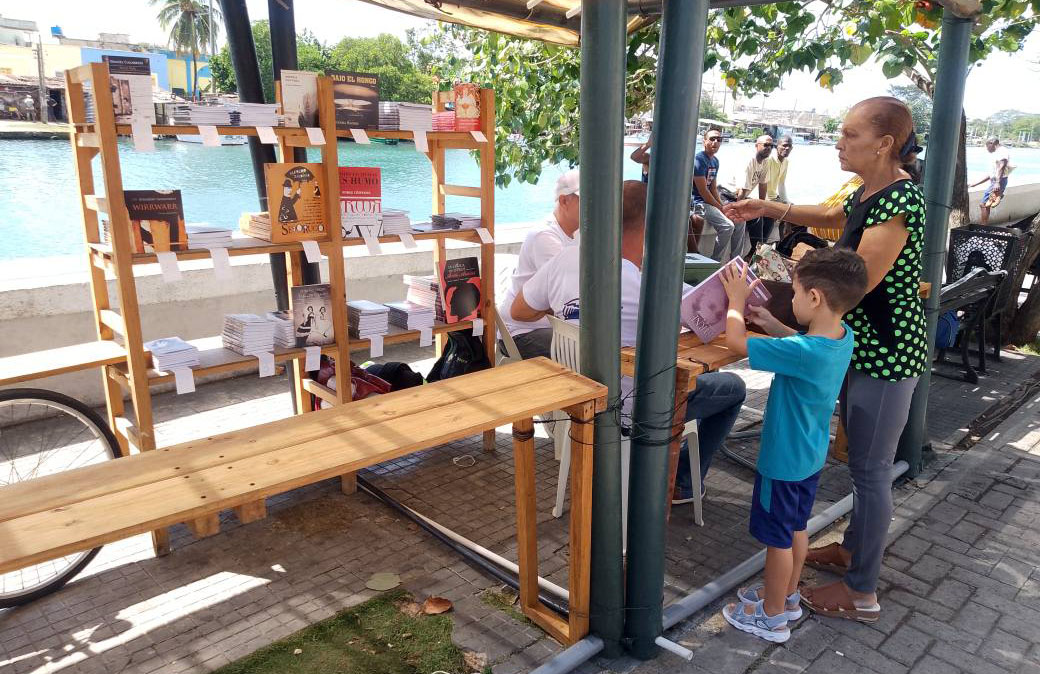 El paseo cultural Narváez es la sede principal de la venta de libros. Fotos: Hugo García.