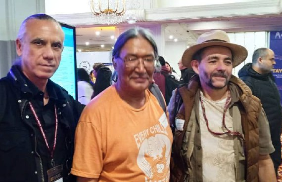 Waldo Ramírez de la Ribera junto a participantes.