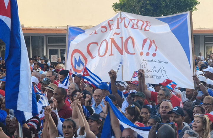 Asiste Díaz-Canel a acto por aniversario de la proclamación socialista