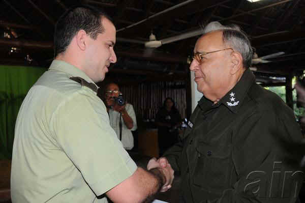  El Ministerio del Interior (MININT) reconoció este jueves en La Habana a profesionales de esa institución que obtuvieron relevantes resultados en la esfera científica y tecnológica durante 2012.