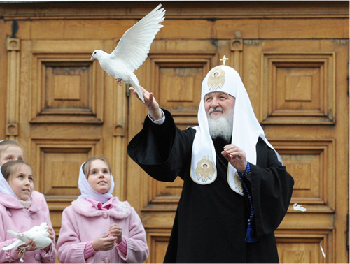 La visita a Cuba del Patriarca Kirill, líder de la Iglesia Ortodoxa Rusa, del 11 al 14 de febrero, muestra los positivos nexos existentes entre esa institución y el Gobierno y pueblo de la mayor de las Antillas.  Foto: Tomada de Cubaminrex