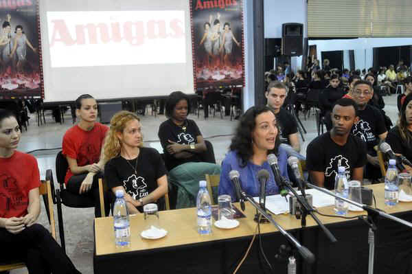 Lizt Alfonso, coreógrafa y directora artística de la Compañía de Ballet Lizt Alfonso, anuncia la nueva gira nacional del espectáculo ?Amigas?, en conferencia de prensa realizada en la sede de esa institución cultural, en La Habana, Cuba. AIN FOTO/Roberto MOREJÓN RODRÍGUEZ