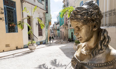 estatuilla_cecilia_3.jpg