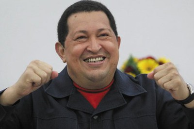 04lht-HUG-CHAVEZ.jpg